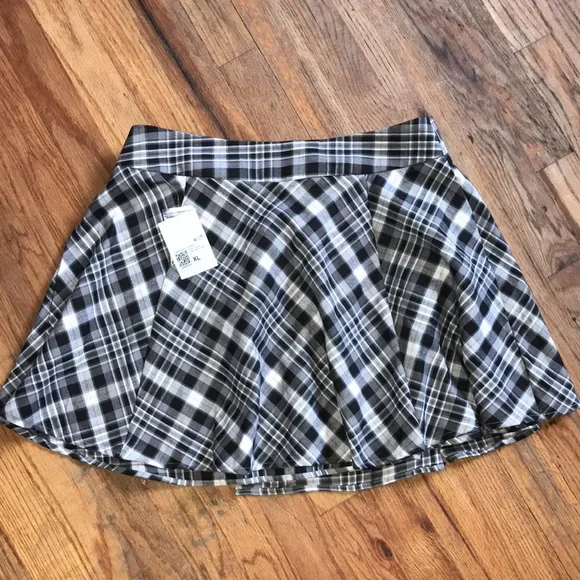 Forever 21 Mini Skirt - Picture 6 of 6